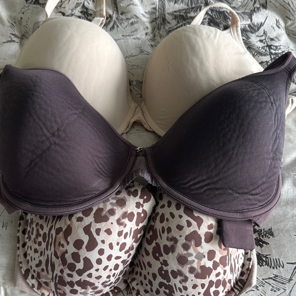 Women’s Padded Bra set!  Brown and Cream 3 great like new bras - spanx, VS &